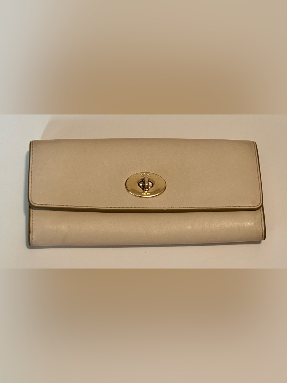 Vintage Coach Turn-Lock Envelope Wallet | Smooth Beige Leather